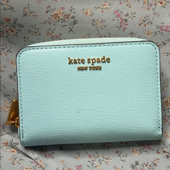 Kate Spade - Picture 1 of 3